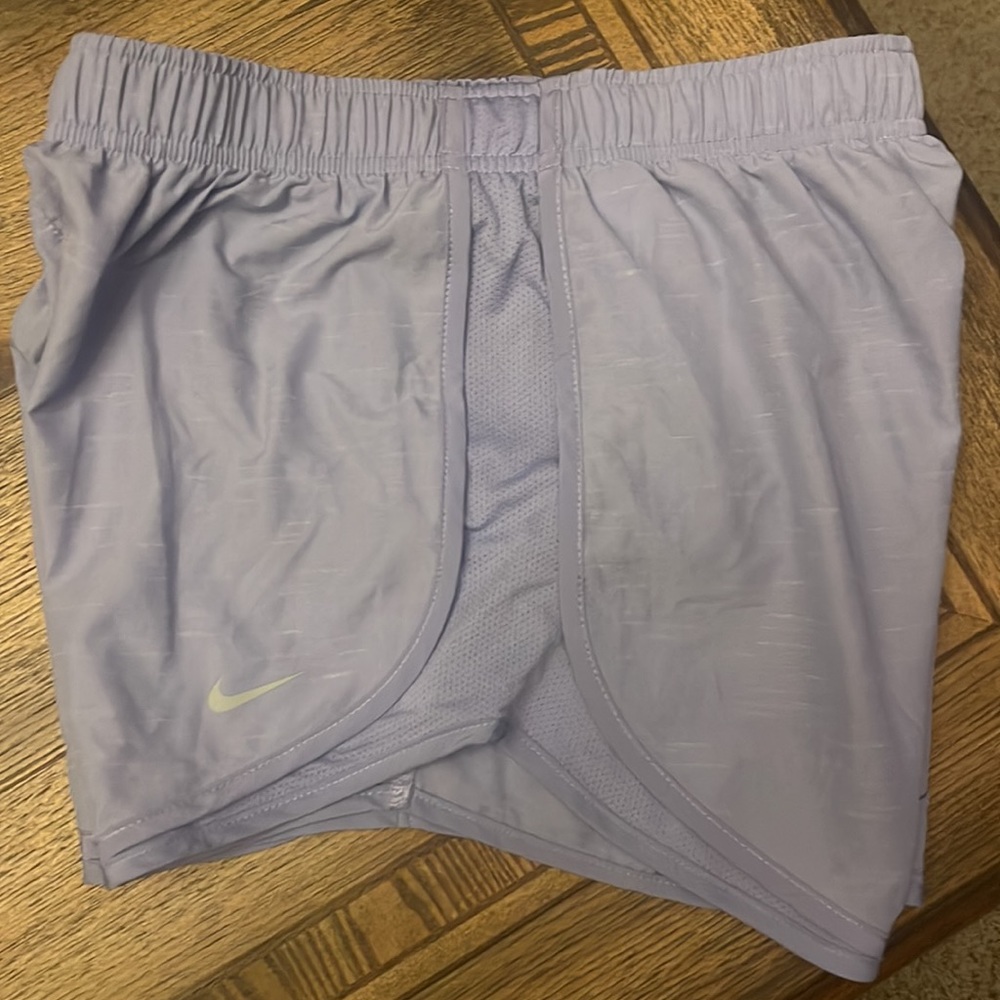 Nike Drifit Womens small Lilac